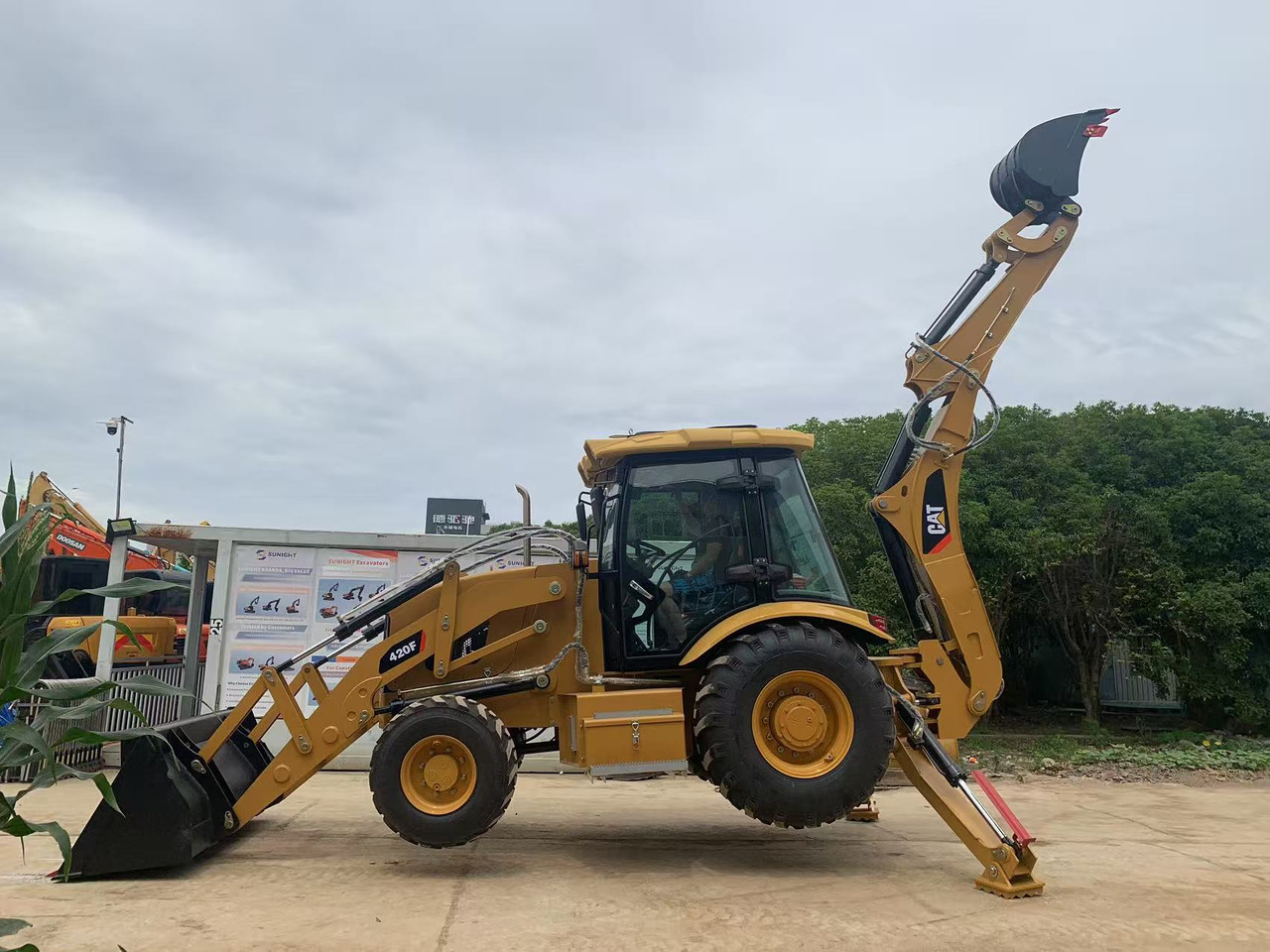 Caterpillar 4x4 Backhoe Loader CAT 420, 428 - جرافة حفار: صورة 1 Caterpillar 4x4 Backhoe Loader CAT 420, 428 - جرافة حفار: صورة 1
