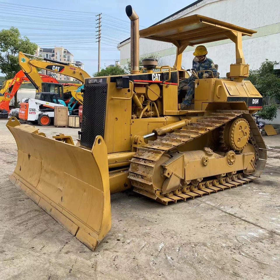 Caterpillar Bulldozer CAT D5H, D5K Cheap Japan Origin Bulldozer - جرافة: صورة 1 Caterpillar Bulldozer CAT D5H, D5K Cheap Japan Origin Bulldozer - جرافة: صورة 1