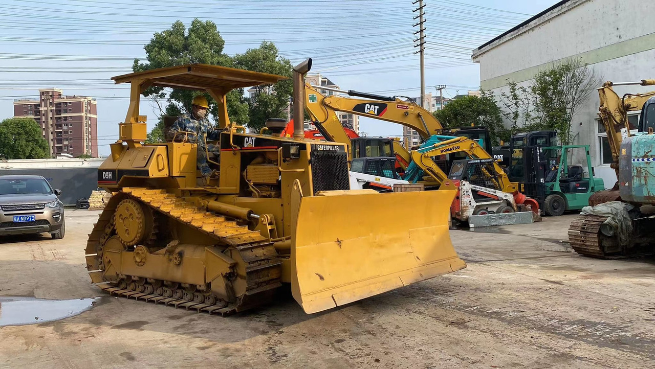 Caterpillar Bulldozer CAT D5H, D5K Cheap Japan Origin Bulldozer - جرافة: صورة 3 Caterpillar Bulldozer CAT D5H, D5K Cheap Japan Origin Bulldozer - جرافة: صورة 3