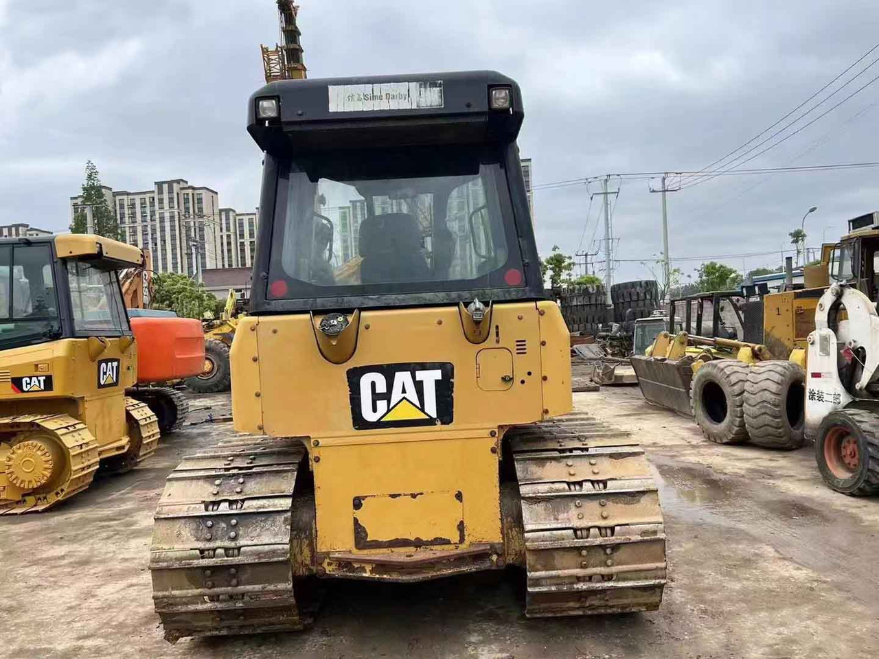 Caterpillar Bulldozer Used Condition CAT D5K LGP Original Color - جرافة: صورة 4 Caterpillar Bulldozer Used Condition CAT D5K LGP Original Color - جرافة: صورة 4