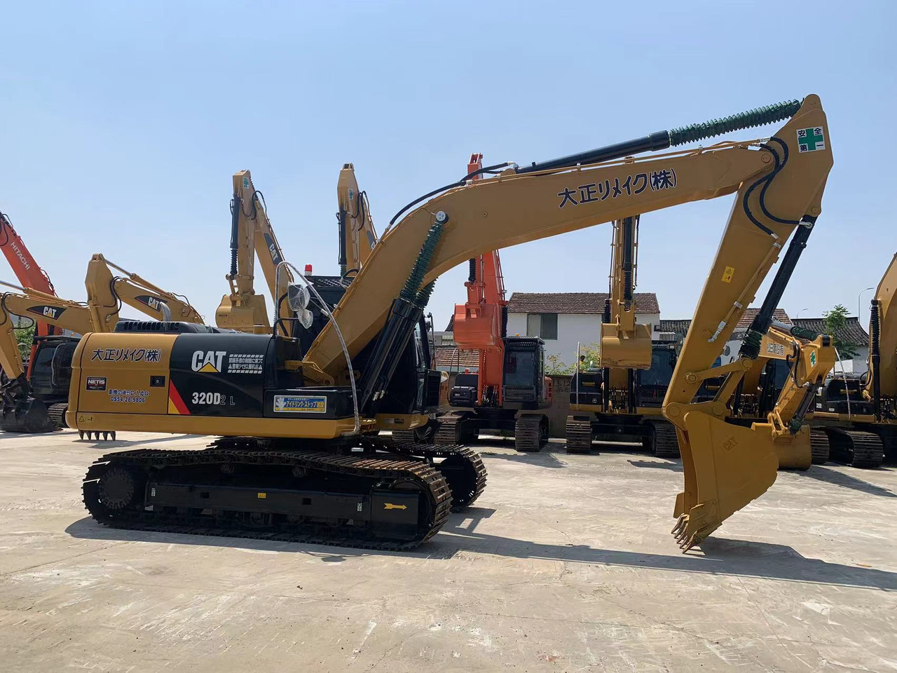 Caterpillar Chain Excavator 320D, 320D2 Made in Japan - حفار زحاف: صورة 1 Caterpillar Chain Excavator 320D, 320D2 Made in Japan - حفار زحاف: صورة 1