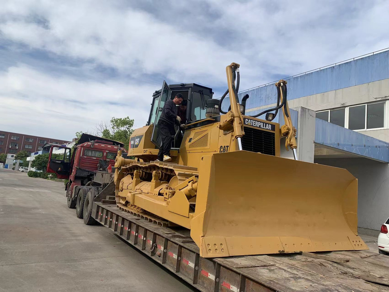 Caterpillar D6G, D6G2 Bulldozer Good Price Secondhand CAT Tracked Tractor - جرافة: صورة 5 Caterpillar D6G, D6G2 Bulldozer Good Price Secondhand CAT Tracked Tractor - جرافة: صورة 5