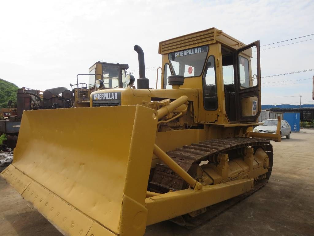 Caterpillar Tracked Tractor CAT D6D Secondhand Bulldozer Japan Origin - جرافة: صورة 5 Caterpillar Tracked Tractor CAT D6D Secondhand Bulldozer Japan Origin - جرافة: صورة 5