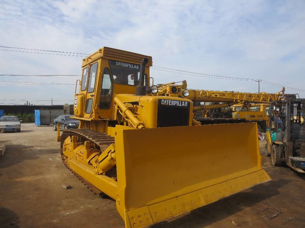 Caterpillar Tracked Tractor CAT D6D Secondhand Bulldozer Japan Origin - جرافة: صورة 2 Caterpillar Tracked Tractor CAT D6D Secondhand Bulldozer Japan Origin - جرافة: صورة 2