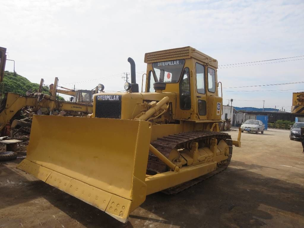 Caterpillar Tracked Tractor CAT D6D Secondhand Bulldozer Japan Origin - جرافة: صورة 1 Caterpillar Tracked Tractor CAT D6D Secondhand Bulldozer Japan Origin - جرافة: صورة 1