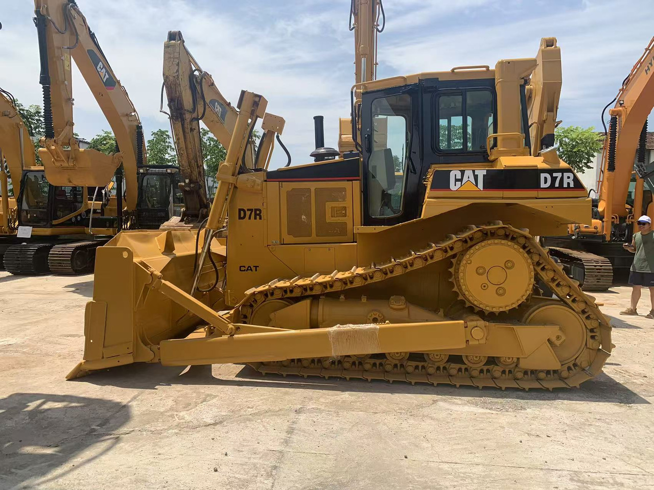 Caterpillar Tracked Tractor CAT D6R, D7R, D8R with Triangle Track - جرافة: صورة 2 Caterpillar Tracked Tractor CAT D6R, D7R, D8R with Triangle Track - جرافة: صورة 2