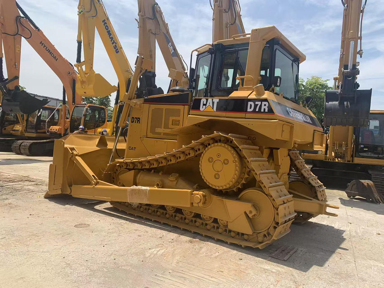 Caterpillar Tracked Tractor CAT D6R, D7R, D8R with Triangle Track - جرافة: صورة 3 Caterpillar Tracked Tractor CAT D6R, D7R, D8R with Triangle Track - جرافة: صورة 3