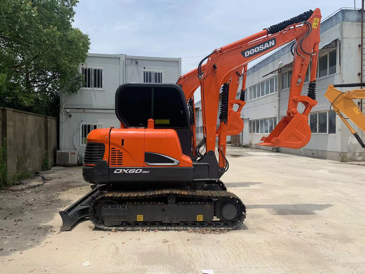 DOOSAN DX60 Good price 6 ton Small Excavator - حفار زحاف: صورة 4 DOOSAN DX60 Good price 6 ton Small Excavator - حفار زحاف: صورة 4