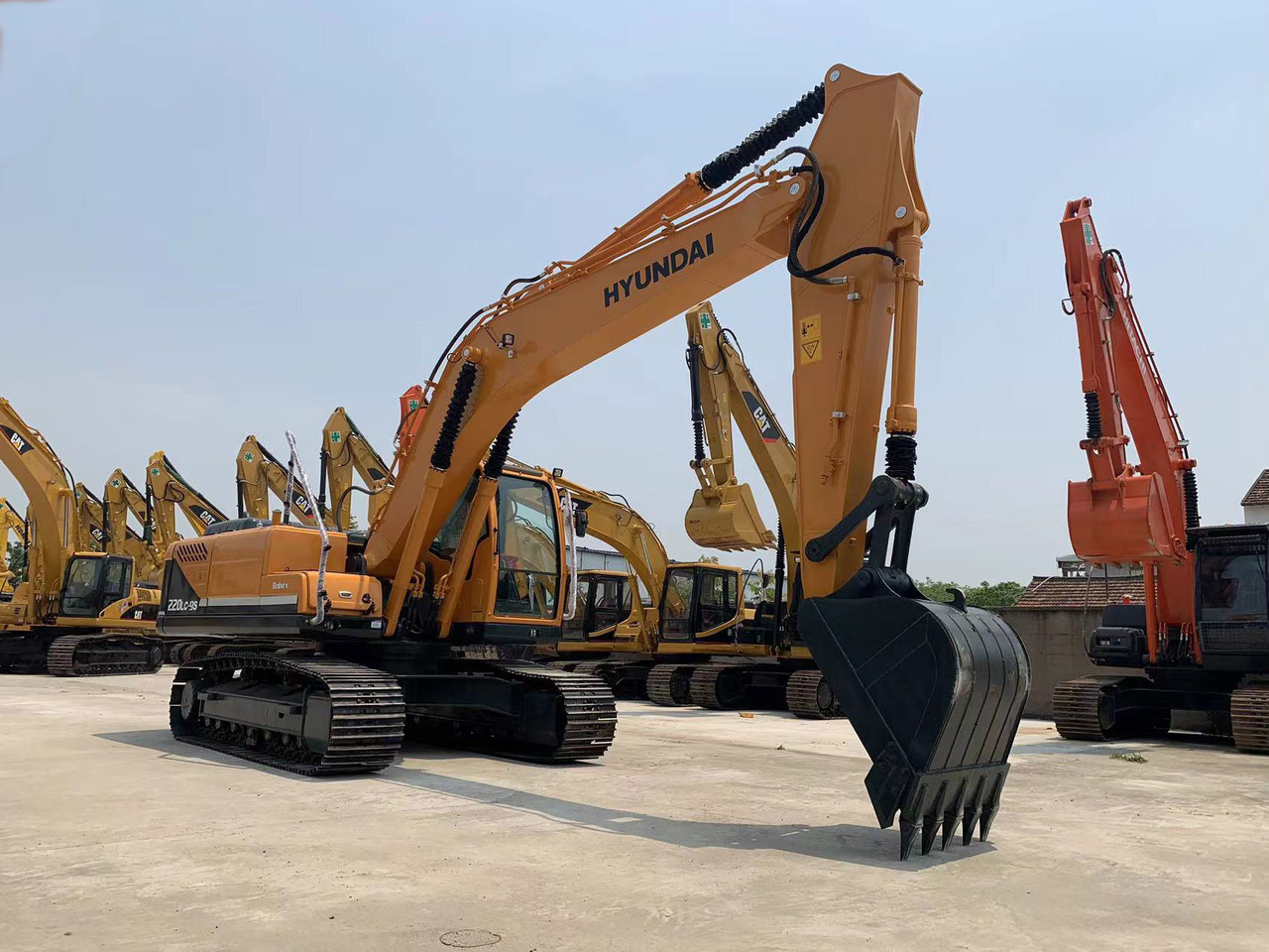 Hyundai 22 ton Excavator 220LC-9S Good Condition Construction Machine - حفار زحاف: صورة 2 Hyundai 22 ton Excavator 220LC-9S Good Condition Construction Machine - حفار زحاف: صورة 2