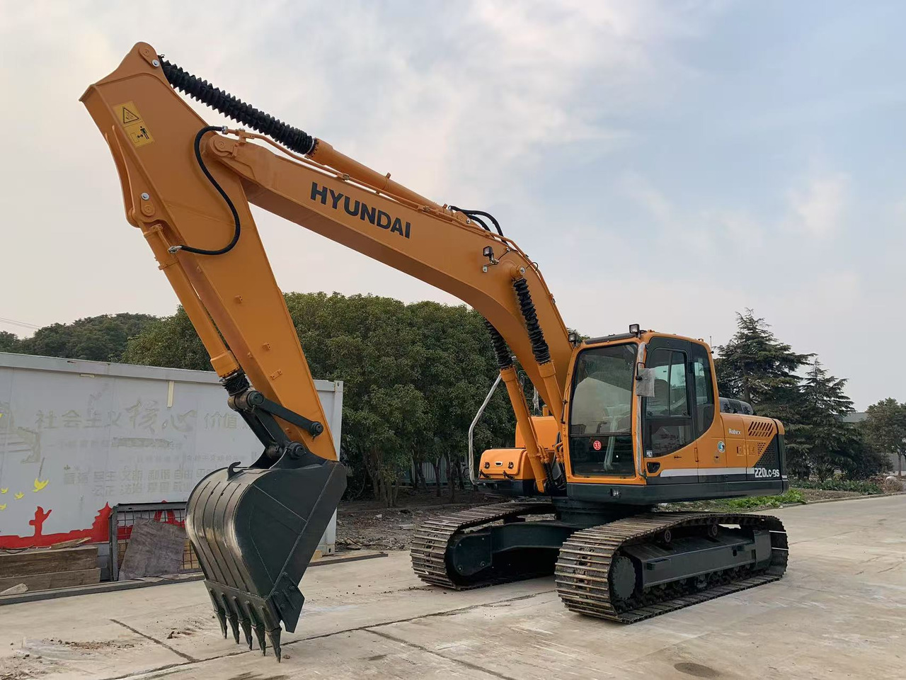 Hyundai Excavator 220LC-9S Secondhand Korea Machine - حفار زحاف: صورة 2 Hyundai Excavator 220LC-9S Secondhand Korea Machine - حفار زحاف: صورة 2