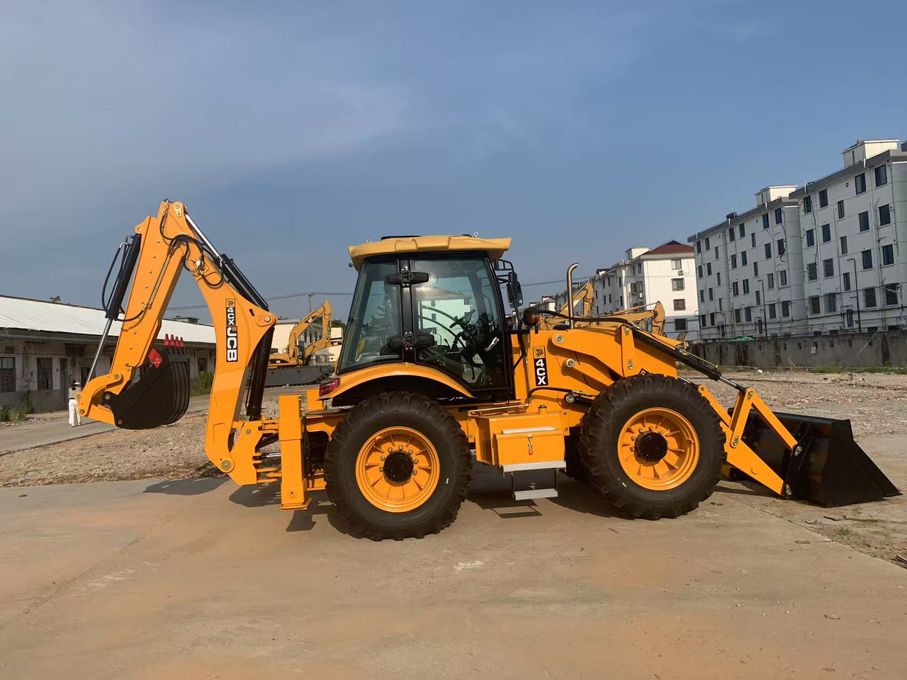 JCB 4x4 Backhoe Loader 4CX, 3CX Brand New Condition - جرافة حفار: صورة 2 JCB 4x4 Backhoe Loader 4CX, 3CX Brand New Condition - جرافة حفار: صورة 2