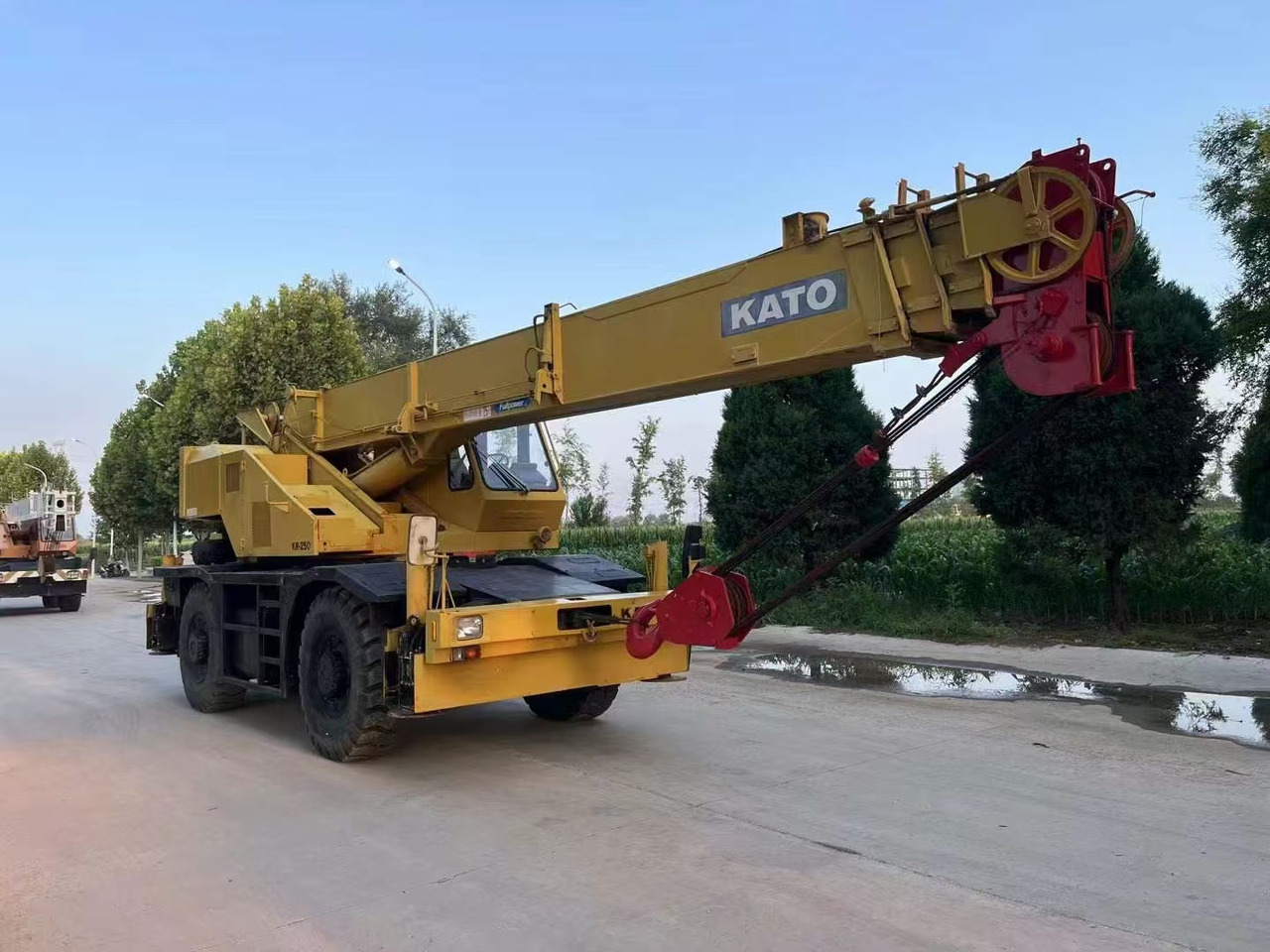 KATO KR250 Good Price 25 ton Rough Terrain Crane - موبايل كرين: صورة 1 KATO KR250 Good Price 25 ton Rough Terrain Crane - موبايل كرين: صورة 1