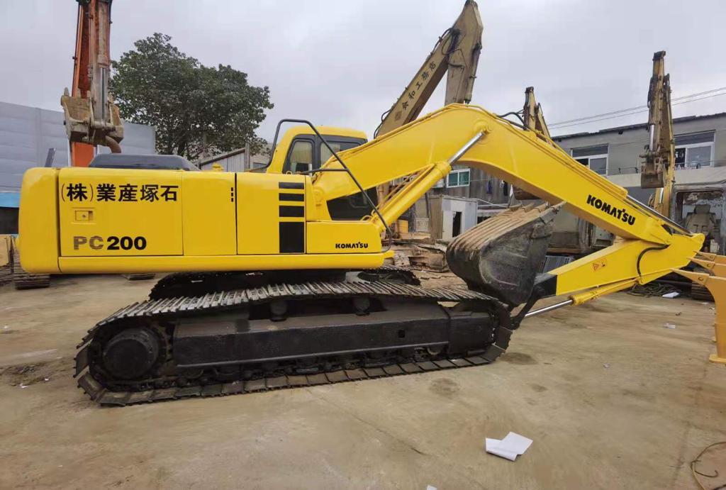 KOMATSU hydraulic excavator 20 ton construction excavator PC200-6, PC200-7, PC200-8 - حفار زحاف: صورة 1 KOMATSU hydraulic excavator 20 ton construction excavator PC200-6, PC200-7, PC200-8 - حفار زحاف: صورة 1
