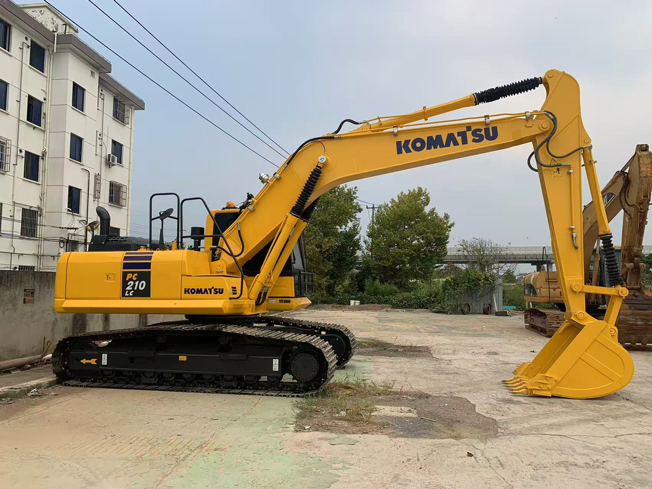 Komatsu Crawler Excavator PC210, PC200 Good Price Japan Excavator - حفار زحاف: صورة 4 Komatsu Crawler Excavator PC210, PC200 Good Price Japan Excavator - حفار زحاف: صورة 4