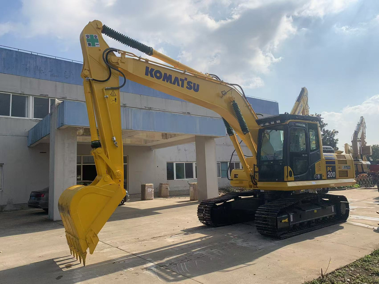 Komatsu Excavator PC200, PC210, PC220 Japan Origin Construction Machine - حفار زحاف: صورة 3 Komatsu Excavator PC200, PC210, PC220 Japan Origin Construction Machine - حفار زحاف: صورة 3