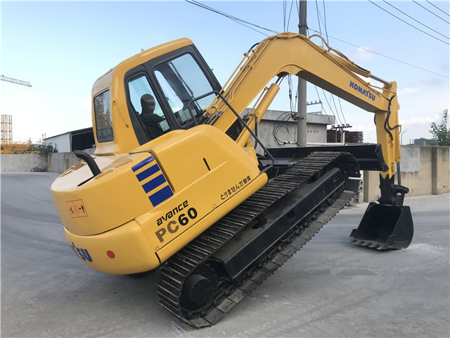 Komatsu PC60 Excavator 6 ton Small Digger Made in Japan - حفار زحاف: صورة 3 Komatsu PC60 Excavator 6 ton Small Digger Made in Japan - حفار زحاف: صورة 3