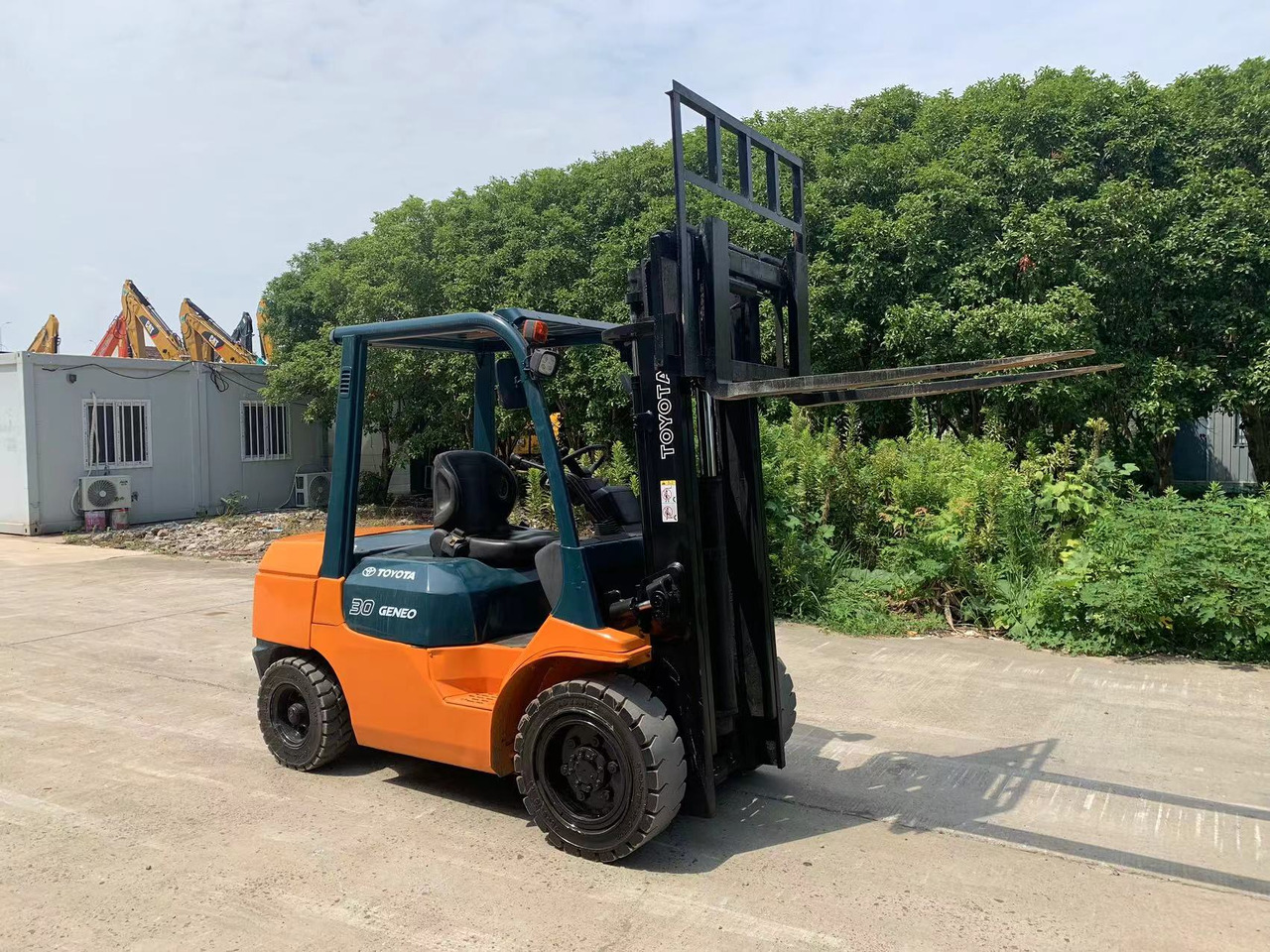 Toyota Forklift 3 ton Diesel Forklift FD30 with Side Shifter - رافعة شوكية ديزل: صورة 4 Toyota Forklift 3 ton Diesel Forklift FD30 with Side Shifter - رافعة شوكية ديزل: صورة 4