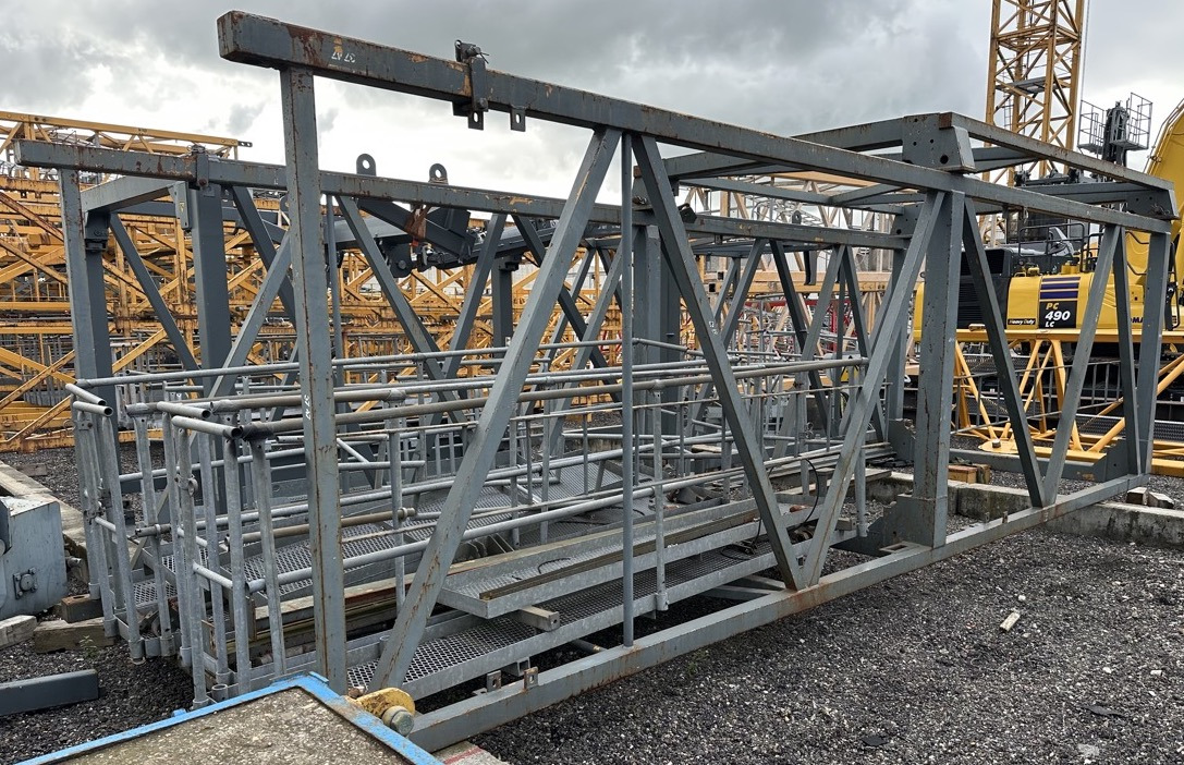 LIEBHERR 256HC/290HC telescopic cage - معدات البناء: صورة 1 LIEBHERR 256HC/290HC telescopic cage - معدات البناء: صورة 1