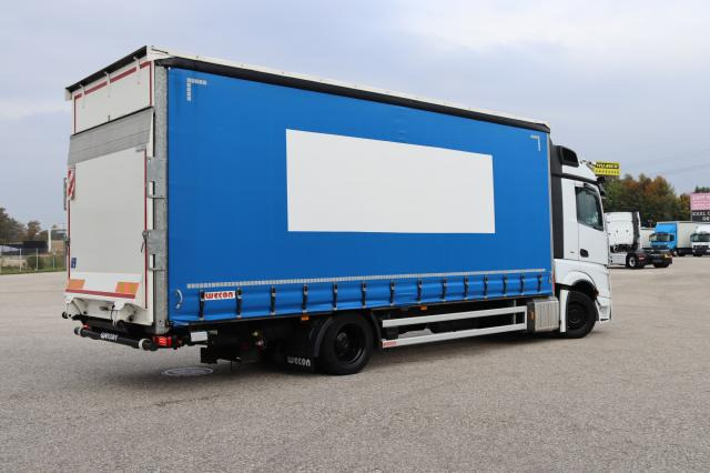 Mercedes-Benz Actros 1833 L nR - شاحنة ستارة: صورة 3 Mercedes-Benz Actros 1833 L nR - شاحنة ستارة: صورة 3