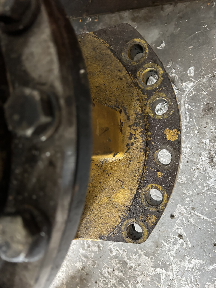 Komatsu PC210 - محرك سوينغ - حفارة: صورة 3 Komatsu PC210 - محرك سوينغ - حفارة: صورة 3