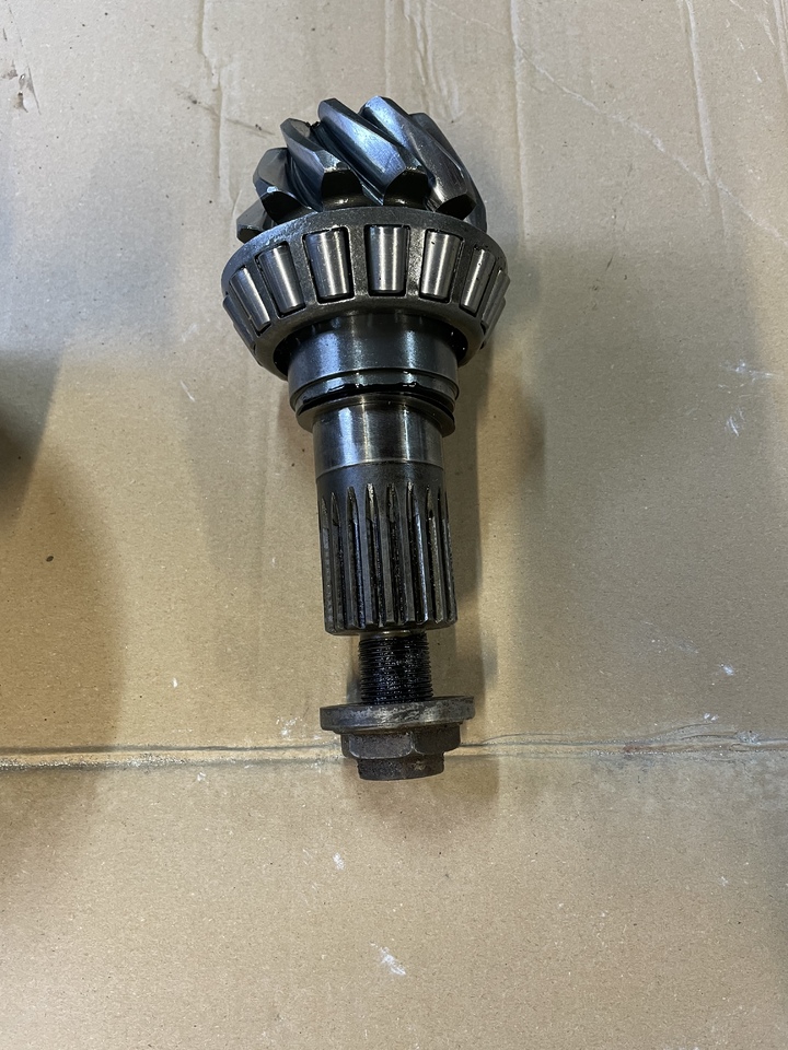 NEW HOLLAND MH PLUS - صندوق التروس التفاضلية - حفارة دولاب: صورة 4 NEW HOLLAND MH PLUS - صندوق التروس التفاضلية - حفارة دولاب: صورة 4