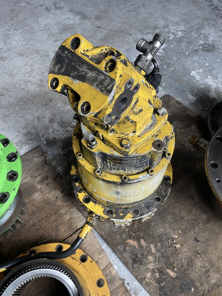 NEW HOLLAND Mh plus - محرك سوينغ - حفارة: صورة 2 NEW HOLLAND Mh plus - محرك سوينغ - حفارة: صورة 2