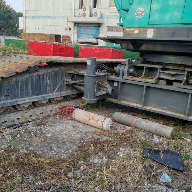 2005 KOBELCO 7150 - رافعة مجنزرة: صورة 2 2005 KOBELCO 7150 - رافعة مجنزرة: صورة 2