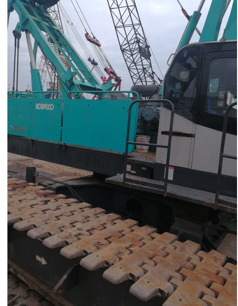 2012 KOBELCO CKE2500 - رافعة مجنزرة: صورة 2 2012 KOBELCO CKE2500 - رافعة مجنزرة: صورة 2