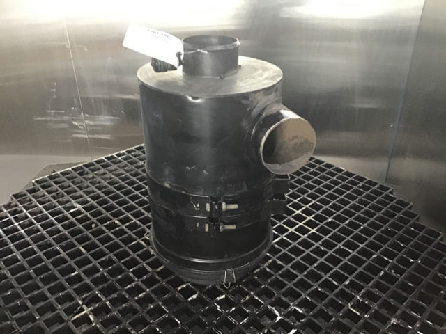 Liebherr Air Filter - فلتر الهواء: صورة 1 Liebherr Air Filter - فلتر الهواء: صورة 1