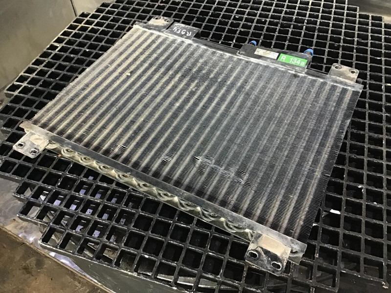 Liebherr Airco Condenser - جزء تكييف الهواء: صورة 1 Liebherr Airco Condenser - جزء تكييف الهواء: صورة 1
