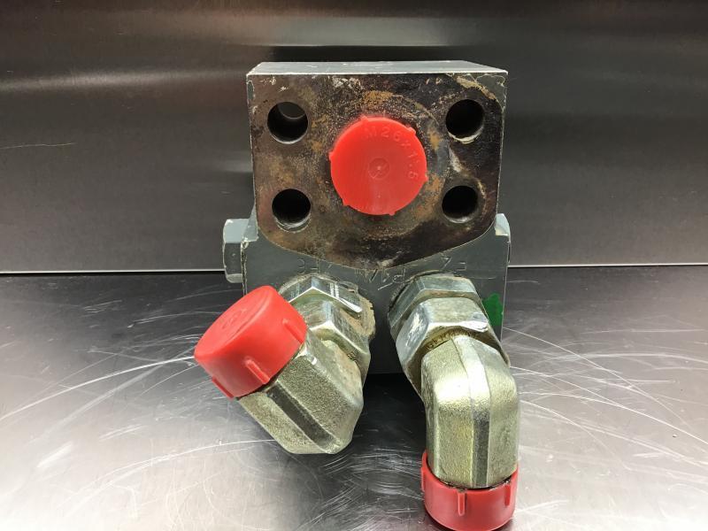 صمام هيدروليكي - آلات البناء Liebherr Bypass Valve: صورة 1