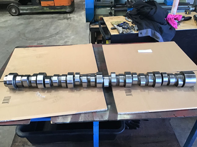 Liebherr Camshaft Rebuild - عمود الكامات: صورة 1 Liebherr Camshaft Rebuild - عمود الكامات: صورة 1