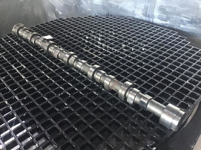 Liebherr Camshaft - عمود الكامات: صورة 1 Liebherr Camshaft - عمود الكامات: صورة 1