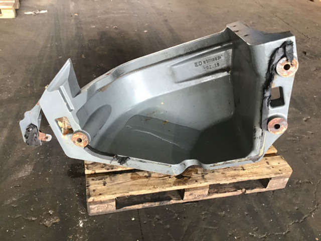 Liebherr Counterweight Left - الوزن المعاكس - الآلات الزراعية: صورة 4 Liebherr Counterweight Left - الوزن المعاكس - الآلات الزراعية: صورة 4