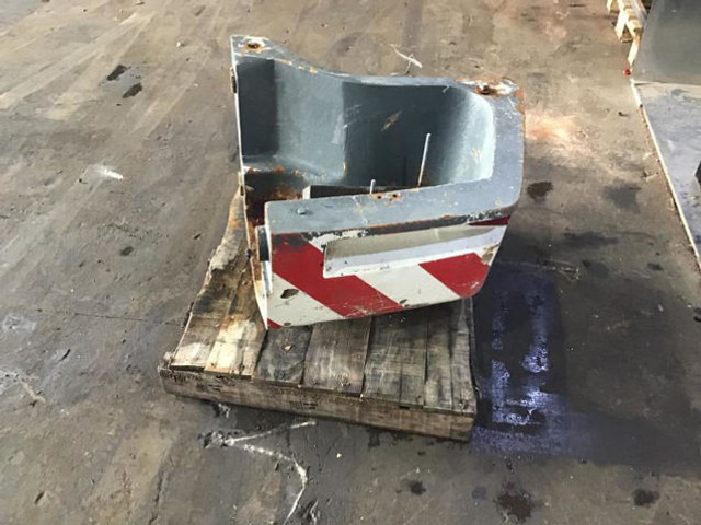 Liebherr Counterweight Left - الوزن المعاكس - الآلات الزراعية: صورة 5 Liebherr Counterweight Left - الوزن المعاكس - الآلات الزراعية: صورة 5
