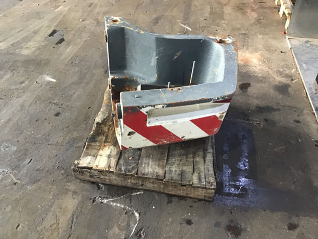 Liebherr Counterweight Left - الوزن المعاكس - الآلات الزراعية: صورة 2 Liebherr Counterweight Left - الوزن المعاكس - الآلات الزراعية: صورة 2