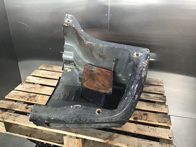 Liebherr Counterweight Right - الوزن المعاكس - الآلات الزراعية: صورة 1 Liebherr Counterweight Right - الوزن المعاكس - الآلات الزراعية: صورة 1