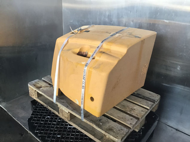 Liebherr Counterweight Right - الوزن المعاكس - آلات البناء: صورة 2 Liebherr Counterweight Right - الوزن المعاكس - آلات البناء: صورة 2