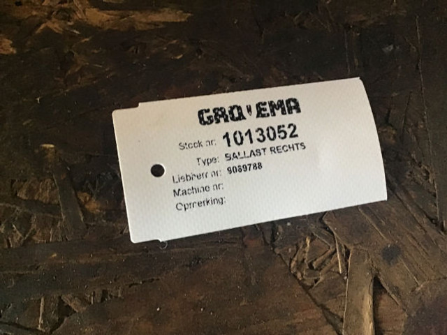 Liebherr Counterweight Right - الوزن المعاكس - آلات البناء: صورة 5 Liebherr Counterweight Right - الوزن المعاكس - آلات البناء: صورة 5