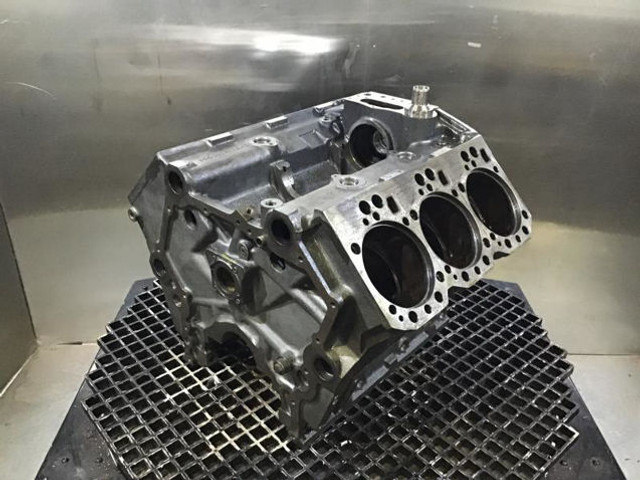 Liebherr Crankcase - أنبوب سحب الهواء: صورة 5 Liebherr Crankcase - أنبوب سحب الهواء: صورة 5