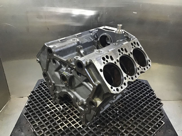 Liebherr Crankcase - أنبوب سحب الهواء: صورة 2 Liebherr Crankcase - أنبوب سحب الهواء: صورة 2