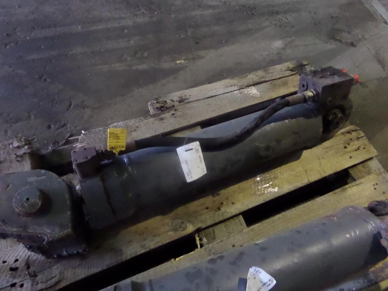 Liebherr Cylinder - اسطوانة هيدروليكية: صورة 1 Liebherr Cylinder - اسطوانة هيدروليكية: صورة 1