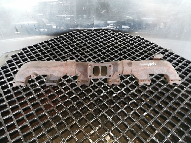 Liebherr Exhaust Pipe - ماسورة العادم: صورة 2 Liebherr Exhaust Pipe - ماسورة العادم: صورة 2