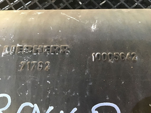 Liebherr Exhaust Silencer - كاتم الصوت: صورة 5 Liebherr Exhaust Silencer - كاتم الصوت: صورة 5