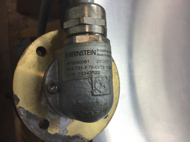 Liebherr Float Switch - النظام الكهربائي: صورة 4 Liebherr Float Switch - النظام الكهربائي: صورة 4