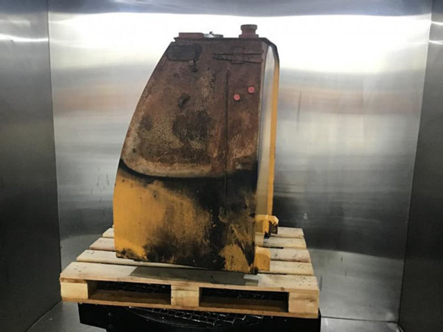 خزان الوقود Liebherr Fuel Tank: صورة 16