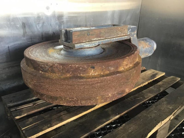 قطع غيار Liebherr Guide Wheel D8L: صورة 8