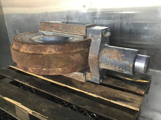 قطع غيار Liebherr Guide Wheel D8L: صورة 7