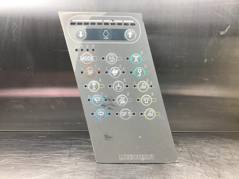 Liebherr Keyboard - لوحة القيادة: صورة 1 Liebherr Keyboard - لوحة القيادة: صورة 1