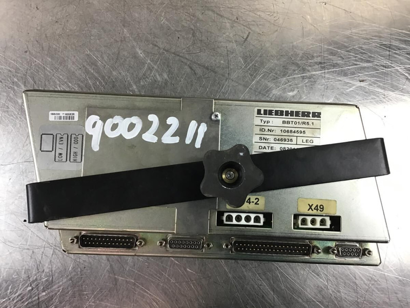 Liebherr Keyboard - لوحة القيادة: صورة 3 Liebherr Keyboard - لوحة القيادة: صورة 3